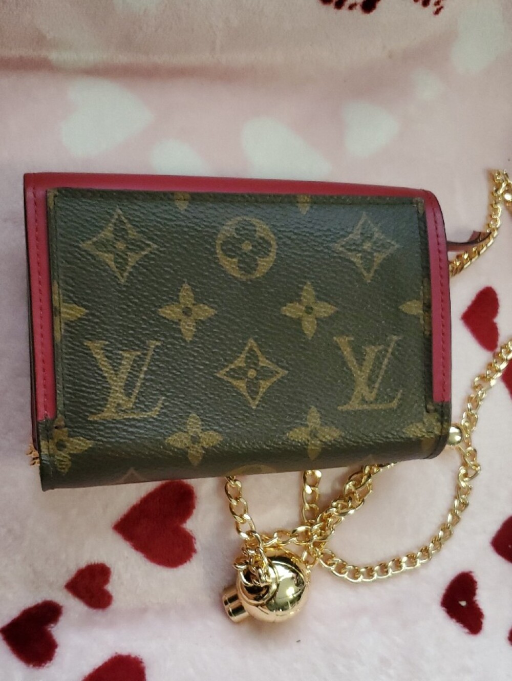 Louis Vuitton Monogram Crossbody Wallet with Gold Chain & Red Trim - Picture 13 of 17